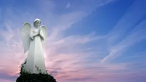 Engelstatue vorm Abendhimmel - Foto: mbolina / AdobeStock Engelstatue vorm Abendhimmel - Foto: mbolina / AdobeStock
