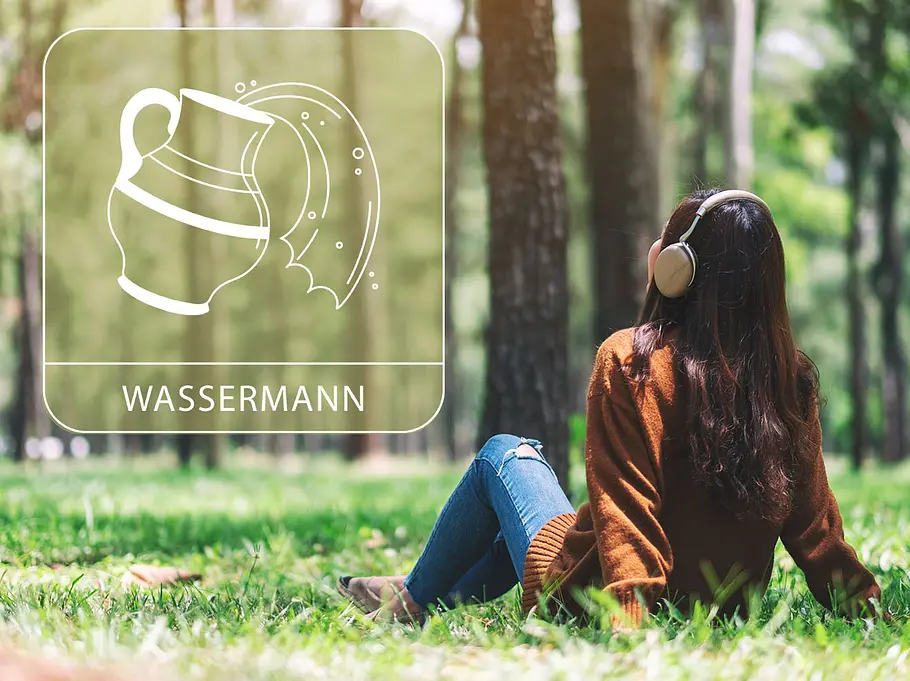 Frau mit Kopfhörern in einem sonnigen Wand neben dem Sternzeichen Wassermann