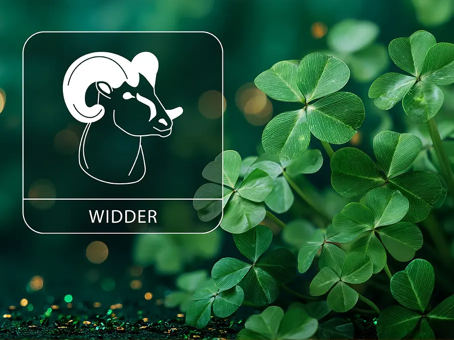 Sternzeichen Widder neben einem Strauch aus Glücksklee