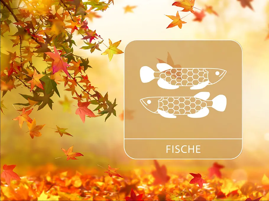 Sternzeichen Fische vor einem herbstlichen, goldenen Hintergrund
