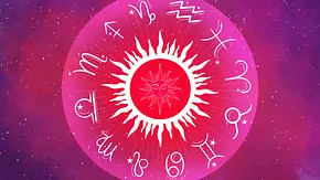Tierkreiszeichen innerhalb des astrologischen Kreises; Astrologie basierend auf dem Himmel mit vielen Sternen und dem Mond - Foto: sudarat bunloet/iStock