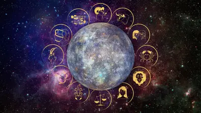 Planet Merkur, der Jahresherrscher 2026, umgeben von den zwölf Sternzeichensymbolen im Kreis angeordnet - Foto: Foto: Collage von Astrowoche.de (Dominica Zaborowski) & iStock (Nerthuz /libre de droit) & Adobe Stock (Maximusdn) Planet Merkur, der Jahresherrscher 2026, umgeben von den zwölf Sternzeichensymbolen im Kreis angeordnet - Foto: Foto: Collage von Astrowoche.de (Dominica Zaborowski) & iStock (Nerthuz /libre de droit) & Adobe Stock (Maximusdn)