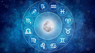 Westlicher Horoskopkreis mit den zwölf Sternzeichen, angeordnet um einen Vollmond - Foto: Sudarat/AdobeStock Westlicher Horoskopkreis mit den zwölf Sternzeichen, angeordnet um einen Vollmond - Foto: Sudarat/AdobeStock