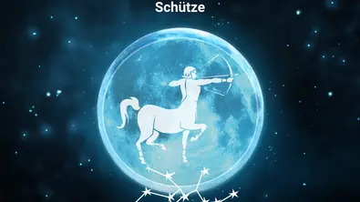 Das Sternzeichensymbol für den Schützen vor einem Vollmond als Symbol für das Mond-Jahr 2027 - Foto: Collage mit iStock/ Lidiia Moor, iStock/ Rudzhan Nagiev, iStock/ ipopba und Astrowoche.de