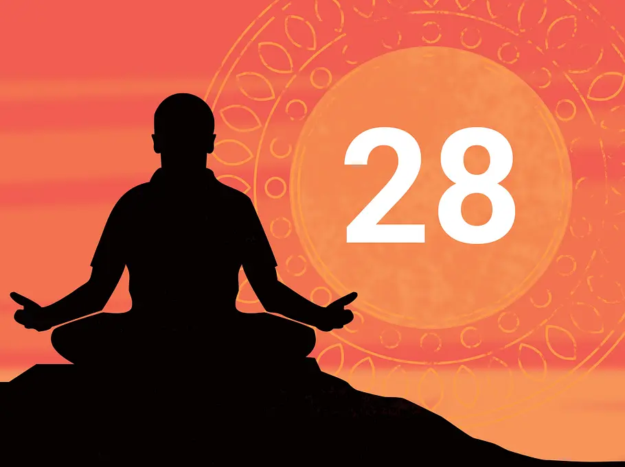 mantra-26 Schwarzer Umriss einer meditierenden Person vor einem orangefarbenen, mandalaartigen Hintergrund mit der Zahl 28