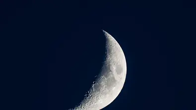 3 Sternzeichen erfüllt der Neumond Ihre Wünsche - Foto: makasana / iStock