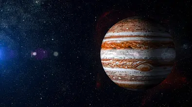 Der Planet Jupiter in Großaufnahme vor einem kosmischen Hintergrund. - Foto: Igor_Filonenko/iStock Der Planet Jupiter in Großaufnahme vor einem kosmischen Hintergrund. - Foto: Igor_Filonenko/iStock