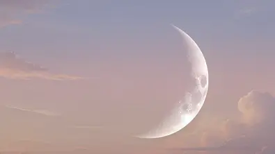 Mondsichel (Neumond) am Himmel - Foto: AdobeFirefly (generiert mit KI) Mondsichel (Neumond) am Himmel - Foto: AdobeFirefly (generiert mit KI)