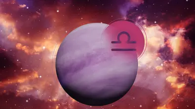 Planet Venus und das Symbol der Waage vor einer roten Galaxie - Foto: Astrowoche.de & iStock (dottedhippo + Nednapa)