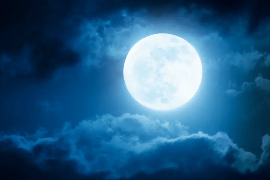 Vollmond im Mai 2024 Vollmond am Nachthimmel